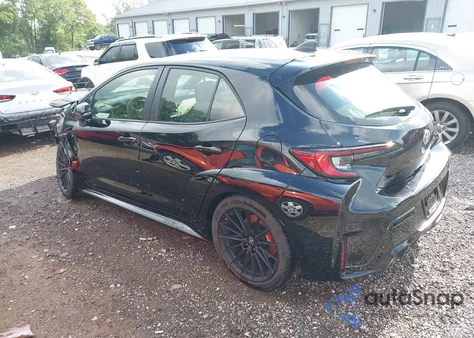 2025 Toyota Gr Corolla Premium Plus z USA, uszkodzony, nr VIN JTNABAAE9SA016382